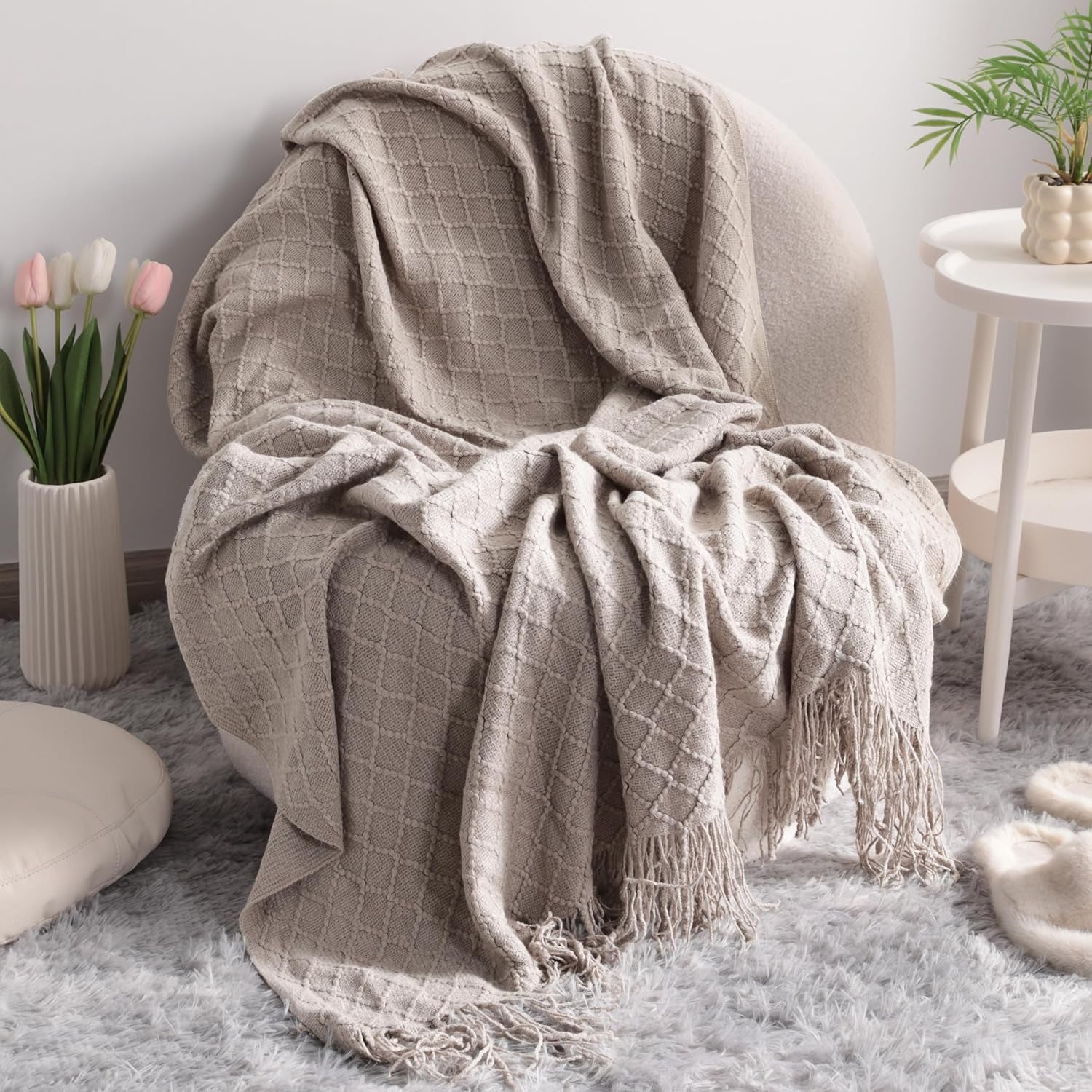 Cozy Up with Our Lightweight Taupe Acrylic Knitted Throw Blanket – Perfect for Travel, Couch, and Bed!